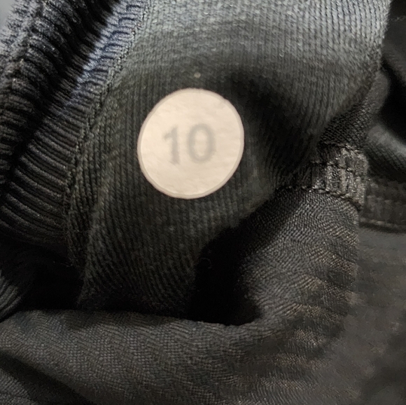 Lululemon Studio Crop Charcoal Grey Pants Size 10 Activewear Hiking - Picture 11 of 11